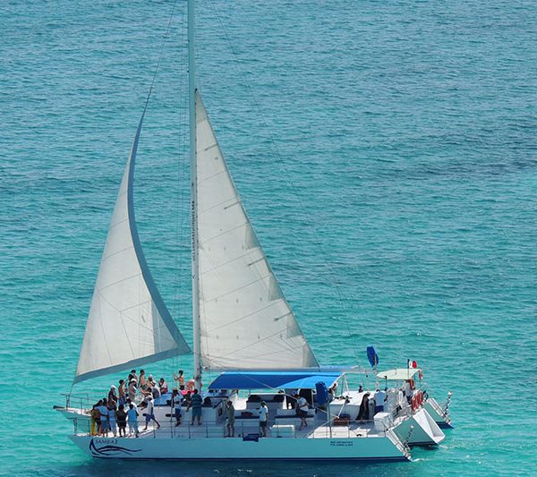 Sail & Snorkeling at Isla Mujeres experience
