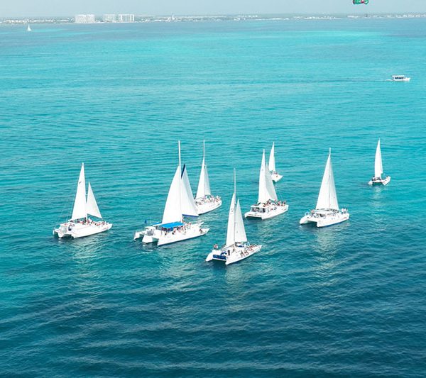 Sail & Snorkeling at Isla Mujeres tour